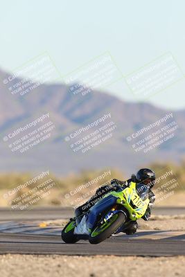 media/Dec-07-2025-CVMA (Sun) [[3e7d2de5dc]]/Race 17-Amateur Formula Middleweight/